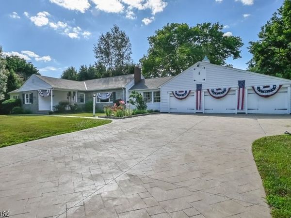 5 Pardun Ave, Milltown, NJ 08850