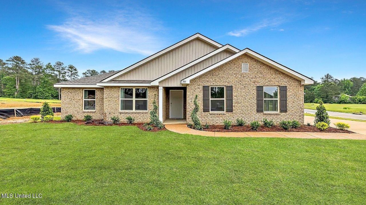 284 Raulston Drive, Byram, MS 39272 Main Photo