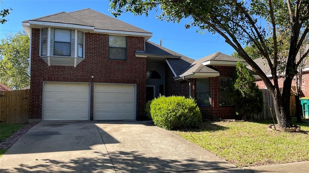 923 Simon Drive, Cedar Hill, TX 75104 Main Photo