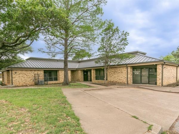736 N Fielder Road , Arlington, TX 76012