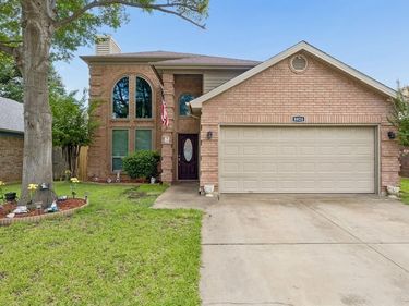 8824 Pedernales Trail, Fort Worth, TX 76118