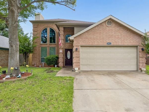 8824 Pedernales Trail, Fort Worth, TX 76118