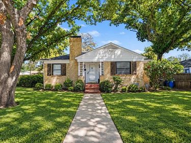 910 Reverchon Drive, Dallas, TX 75211