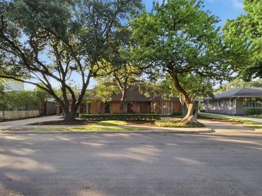 3917 Fairfax Avenue, Dallas, TX 75209