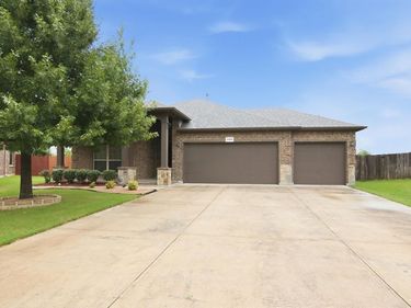 2444 Half Moon Bay Lane, Fort Worth, TX 76177