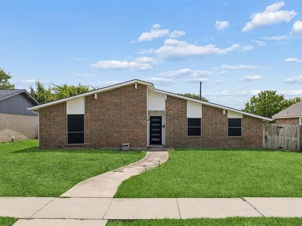713 Kathryn Drive, Lewisville, TX 75067