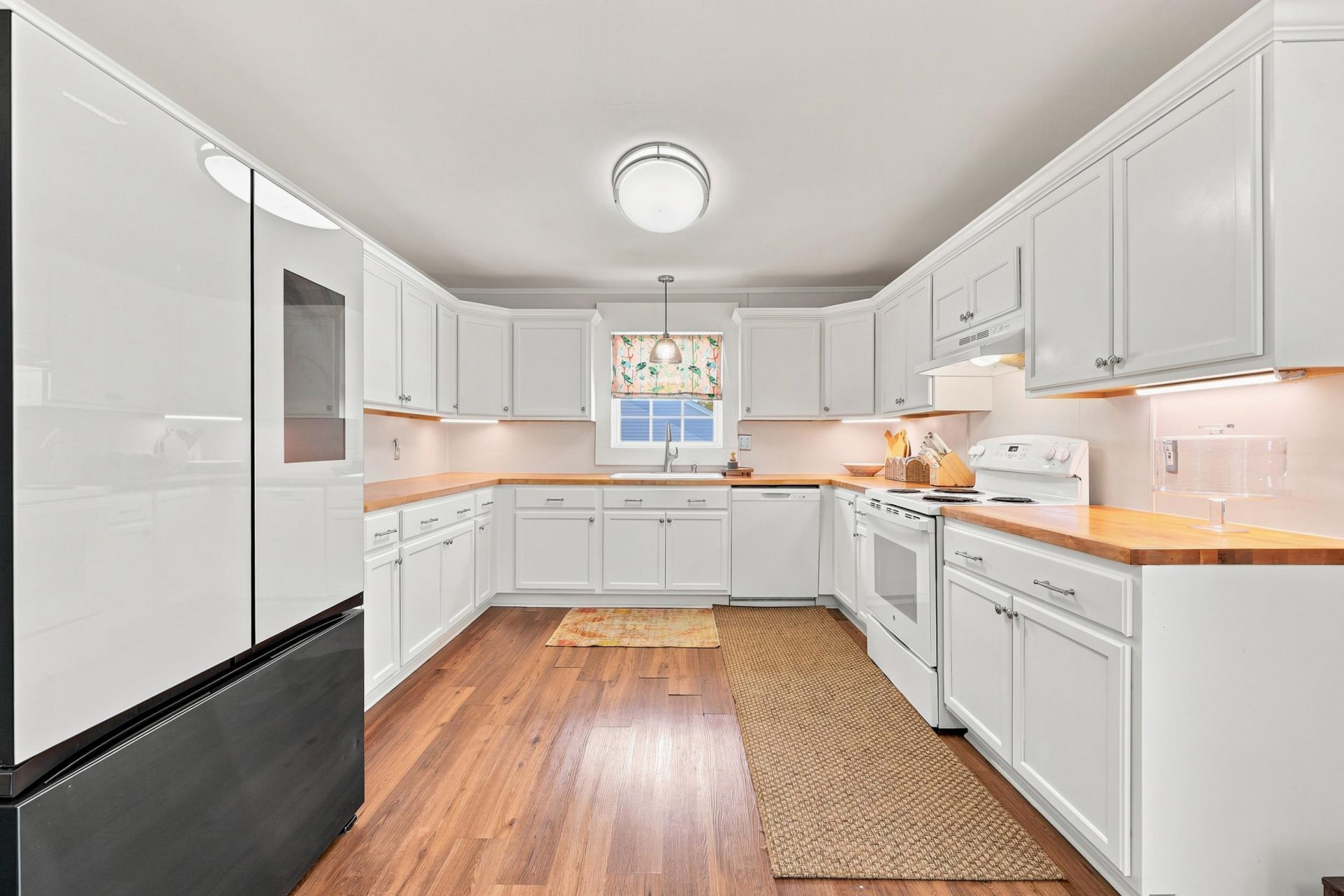2415 Redwood St.  Photo 14