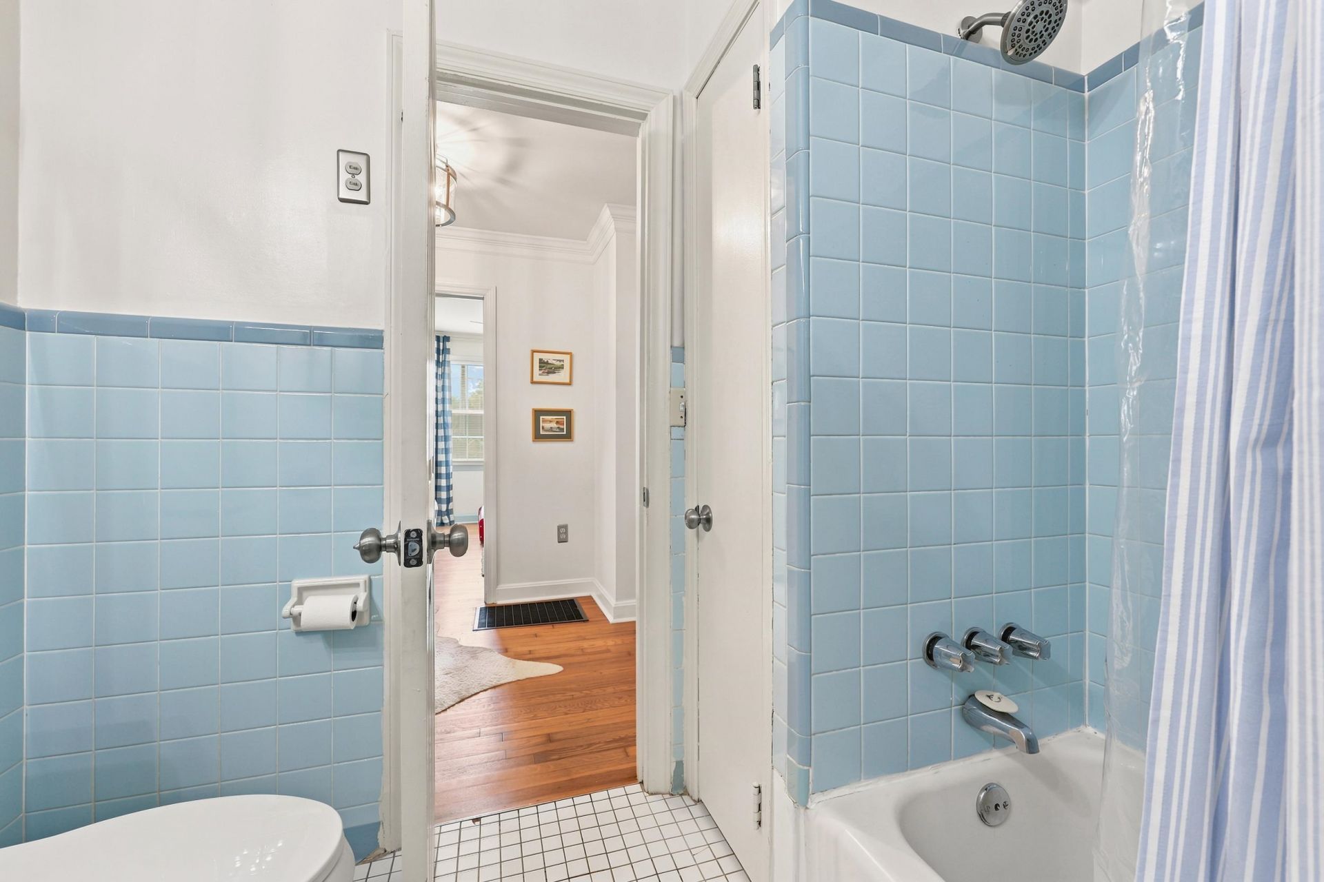 2415 Redwood St.  Photo 32