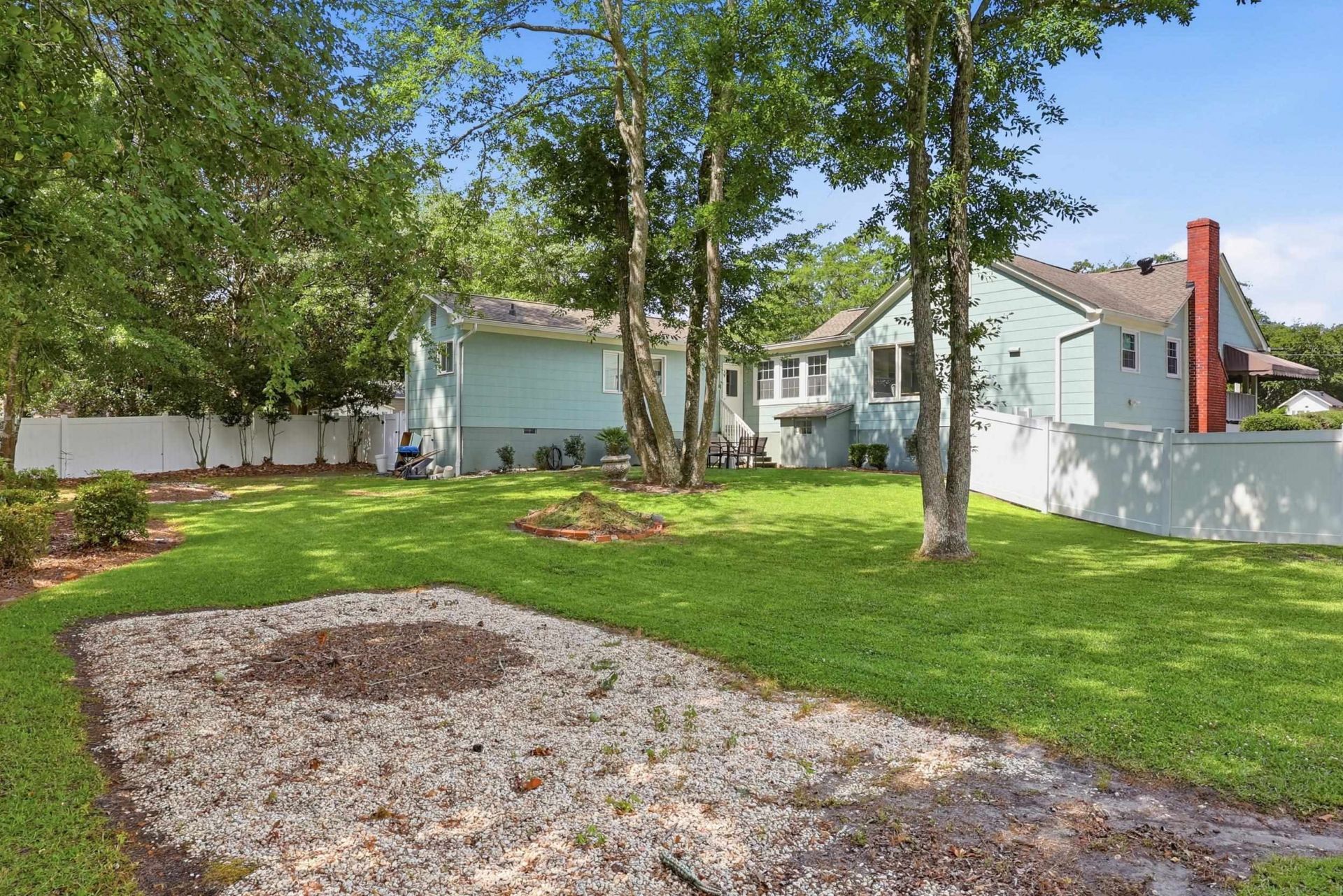 2415 Redwood St.  Photo 35
