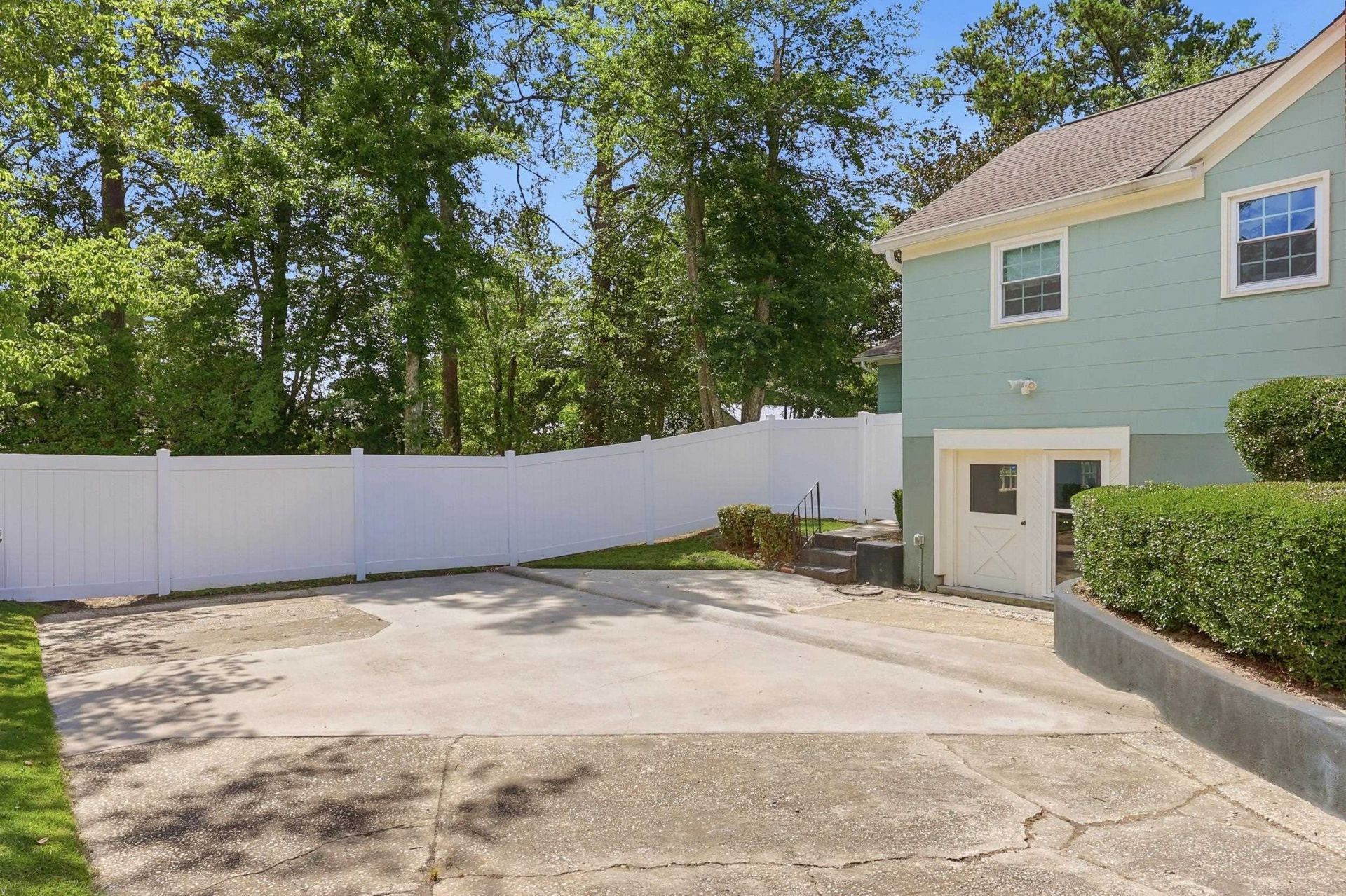 2415 Redwood St.  Photo 38