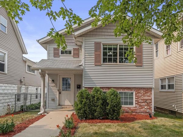 3750 E Barnard AVENUE, Cudahy, WI 53110