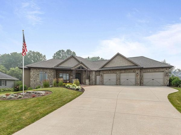 1835 PRESIDENTIAL DRIVE, Neenah, WI 54956