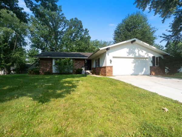 1220 Windsor Way, Warsaw, IN 46580