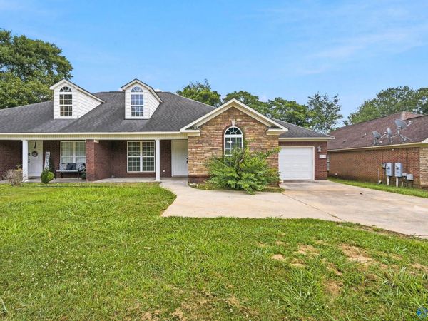 127 Aurora Drive, Huntsville, AL 35811