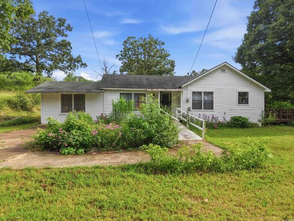 1812 Highway 16 , Clinton, AR 72031