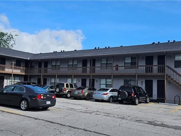 635 N Whitham Avenue , Unit 9, Fayetteville, AR 72701