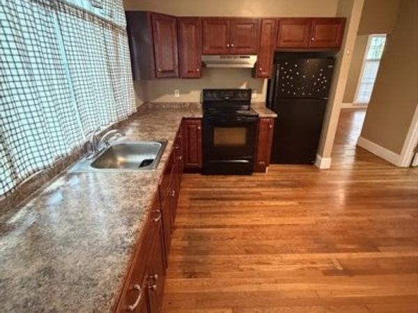 32 Warren St, Unit 1, Taunton, MA 02780