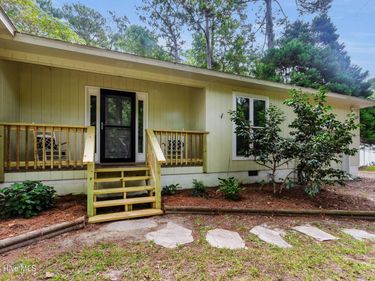 2317 Country Club Road , Morehead City, NC 28557