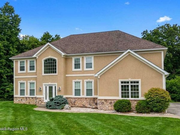 67 Rodeo Drive, Hopewell Junction, NY 12533