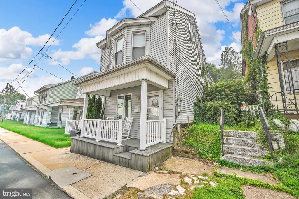 208 S BALLIET STREET , FRACKVILLE, PA 17931