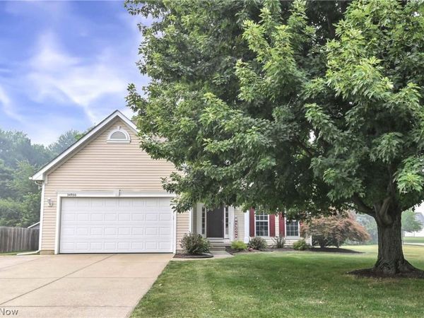 34900 Clear Creek Drive, North Ridgeville, OH 44039