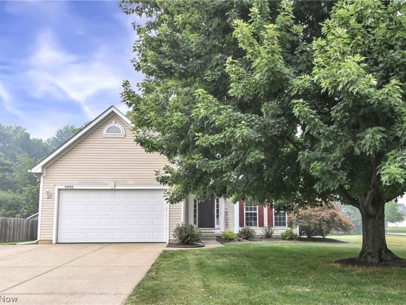 34900 Clear Creek Drive, North Ridgeville, OH 44039 Photo 2