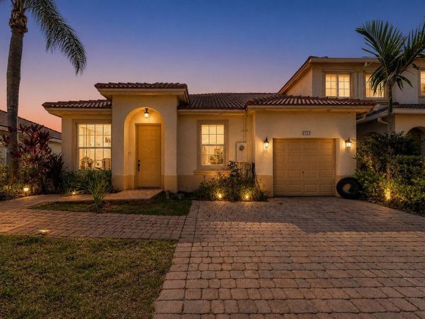 1723 NW 78TH Way, Unit 1723, Pembroke Pines, FL 33024