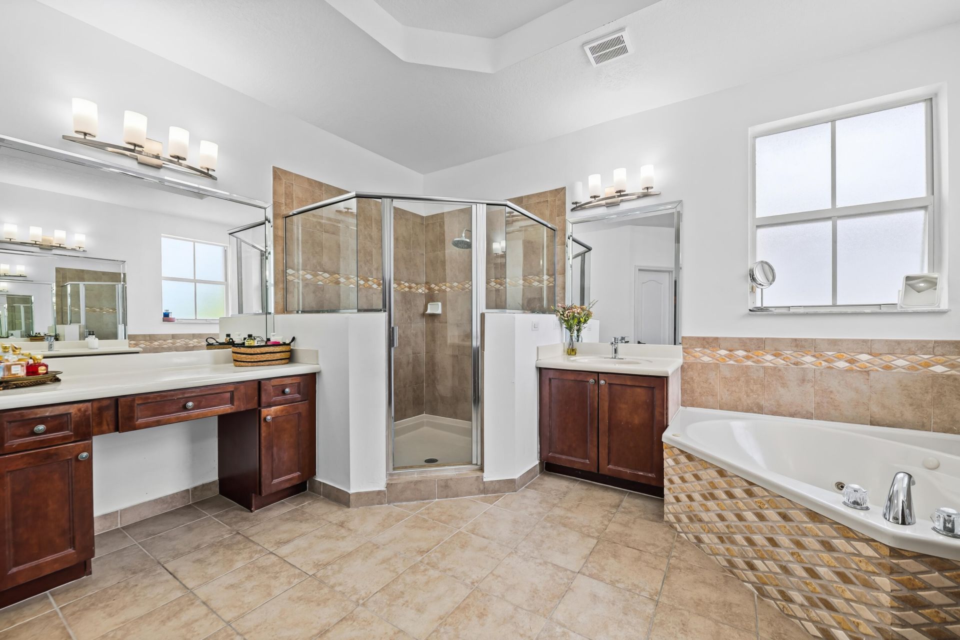 11491 NW 82nd Terrace Nw, Doral, FL 33178 Photo