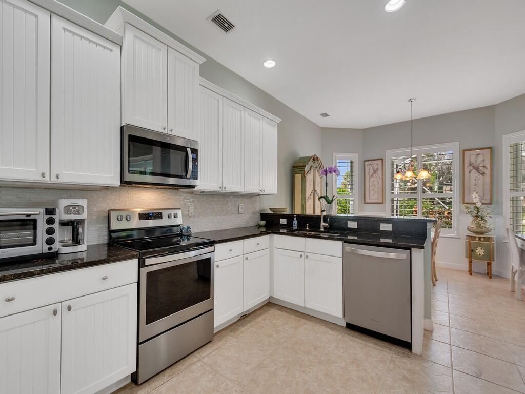 6566 35th Place, Vero Beach, FL 32966 Photo