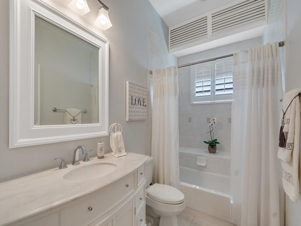 6566 35th Place, Vero Beach, FL 32966 Photo