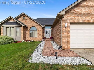 48842 Penrose Lane, Macomb Twp, MI 48044