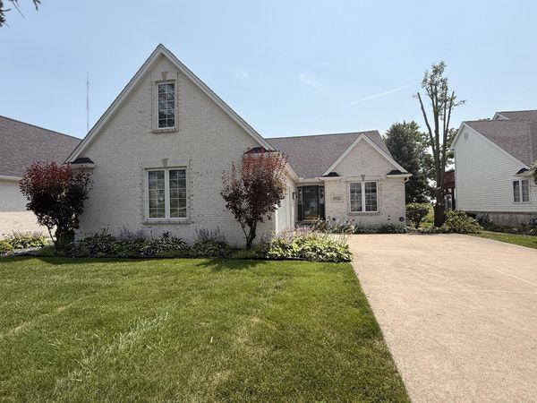 5438 Bayshore Road, Oregon, OH 43616