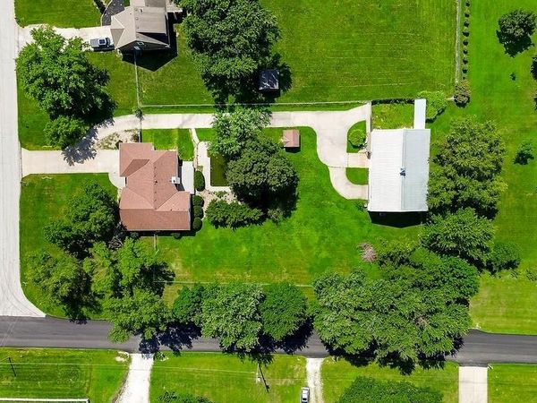 5530 W 201st Street, Stilwell, KS 66085