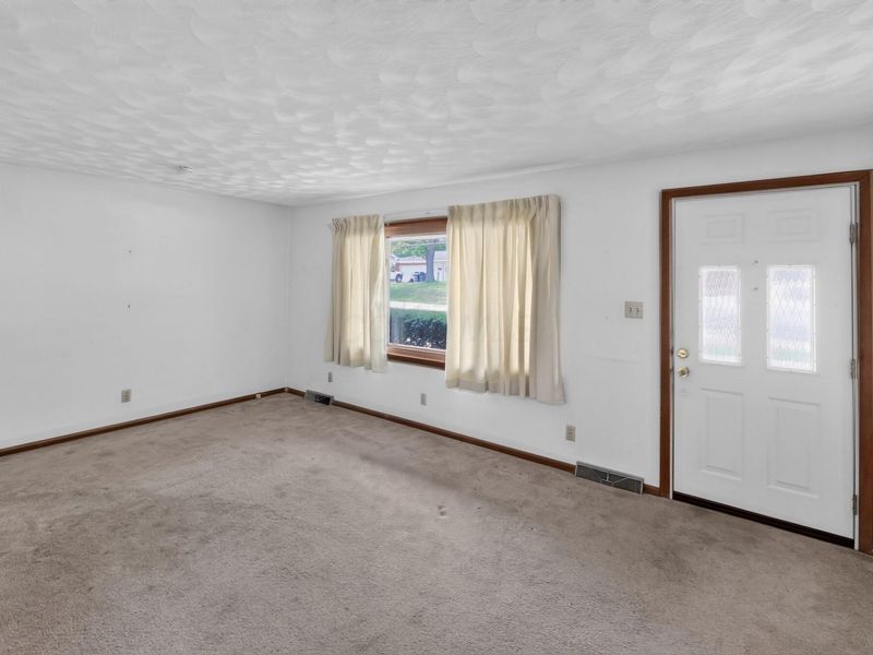 1402 N Mulberry Street , Mount Vernon, OH 43050 Photo 3