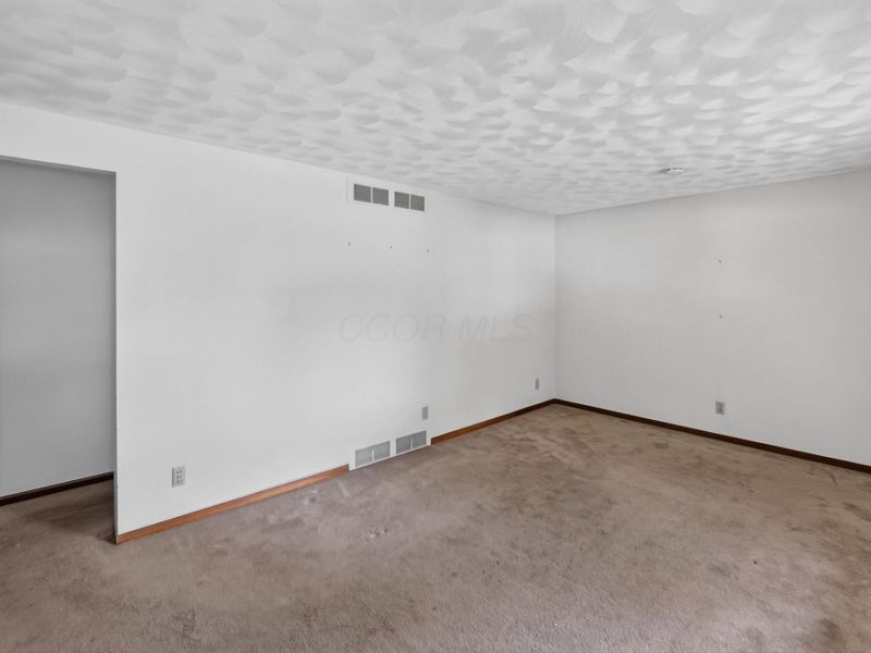 1402 N Mulberry Street , Mount Vernon, OH 43050 Photo 4
