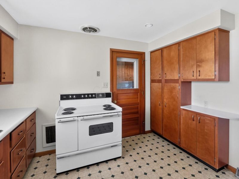 1402 N Mulberry Street , Mount Vernon, OH 43050 Photo 8
