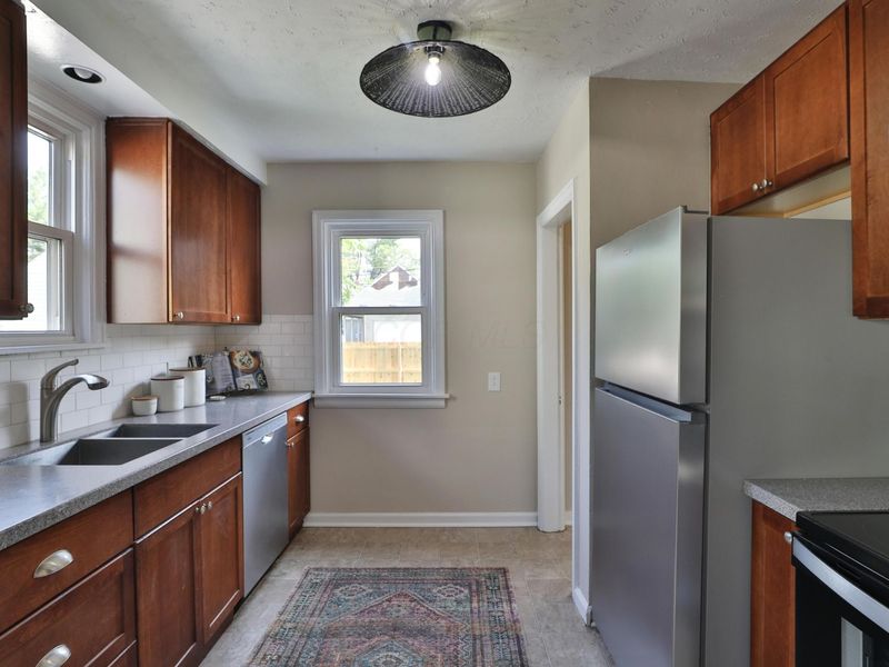 580 Tibet Road, Columbus, OH 43202 Photo 14