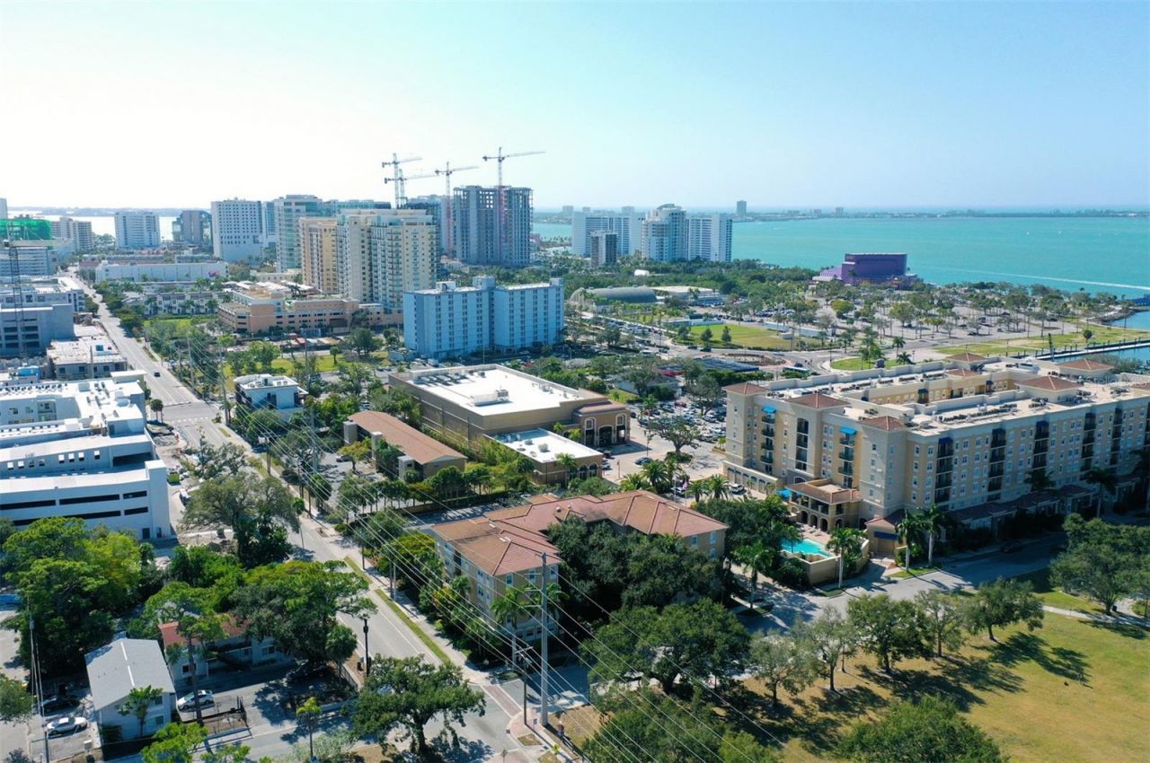 1156 Cocoanut Avenue , Sarasota, FL 34236 Photo