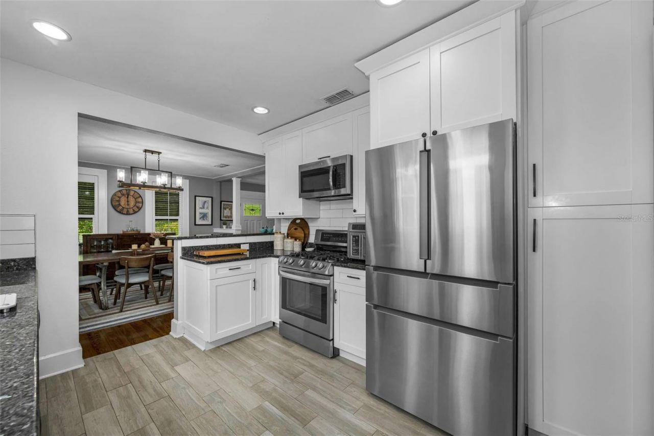 3421 Iris Street N, Saint Petersburg, FL 33704 Photo