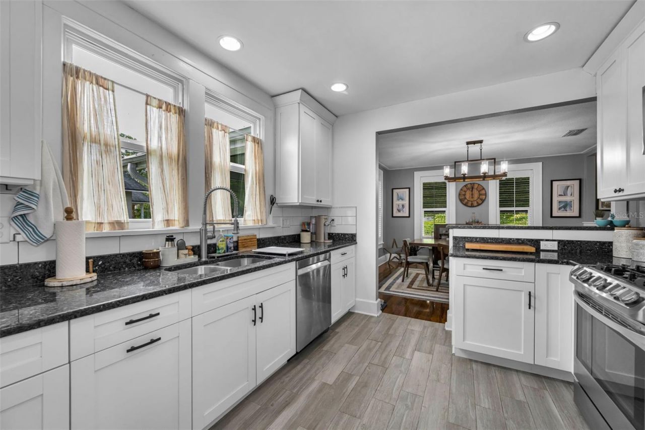 3421 Iris Street N, Saint Petersburg, FL 33704 Photo