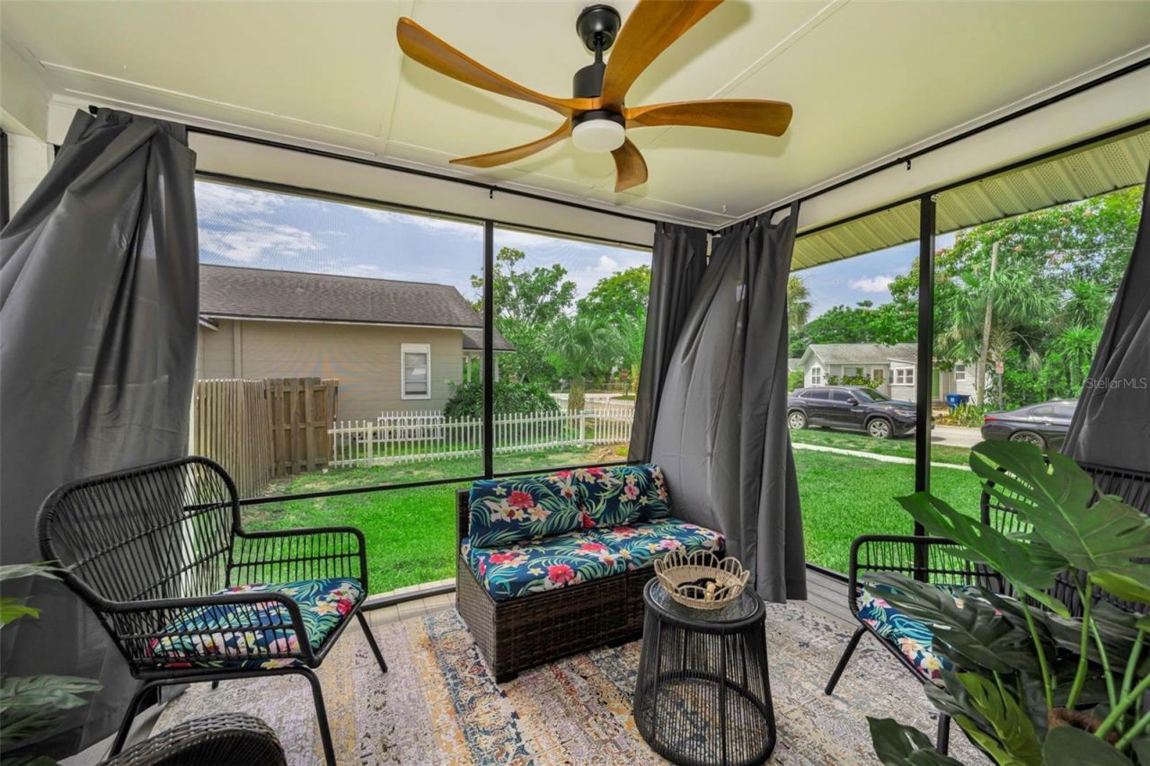 3421 Iris Street N, Saint Petersburg, FL 33704 Photo