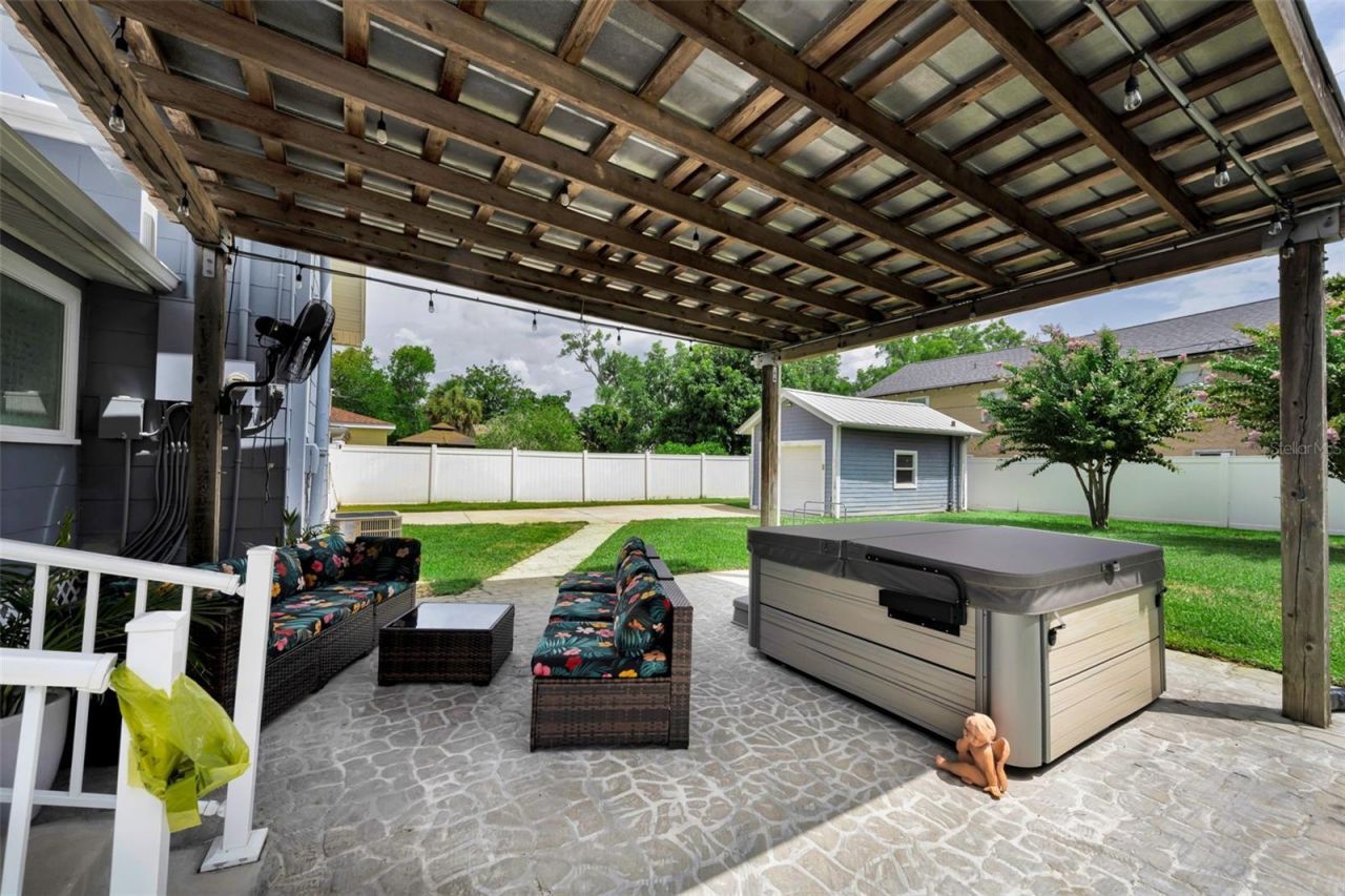 3421 Iris Street N, Saint Petersburg, FL 33704 Photo