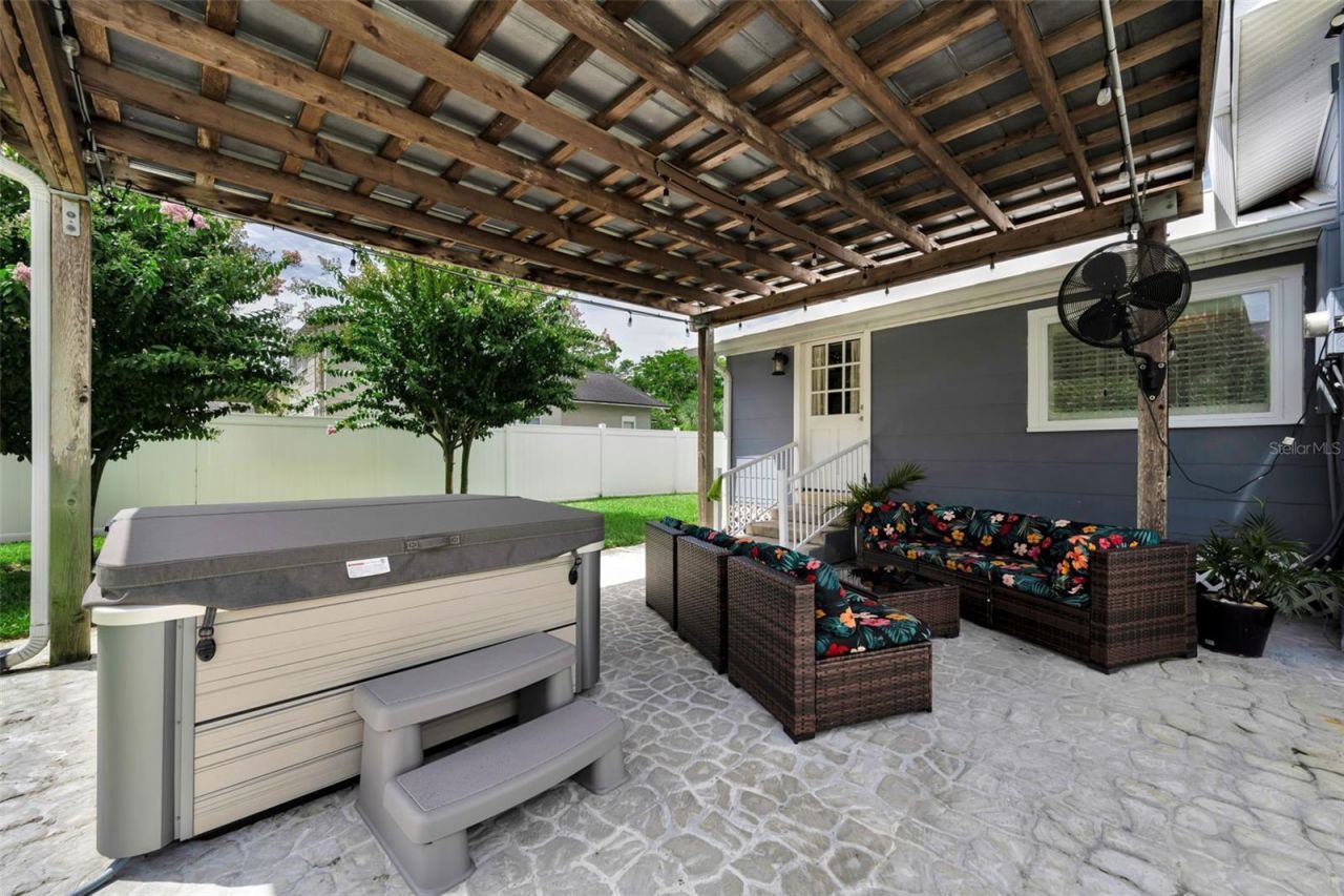 3421 Iris Street N, Saint Petersburg, FL 33704 Photo