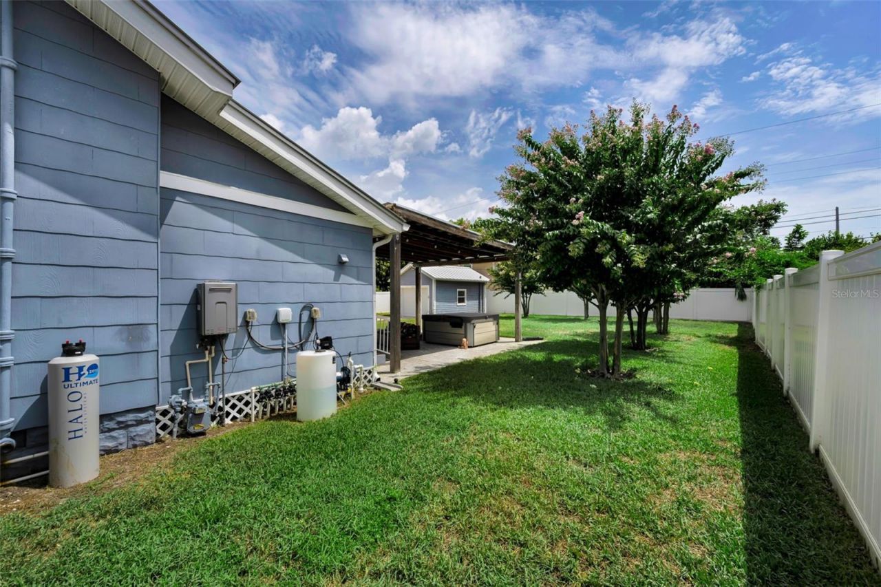 3421 Iris Street N, Saint Petersburg, FL 33704 Photo