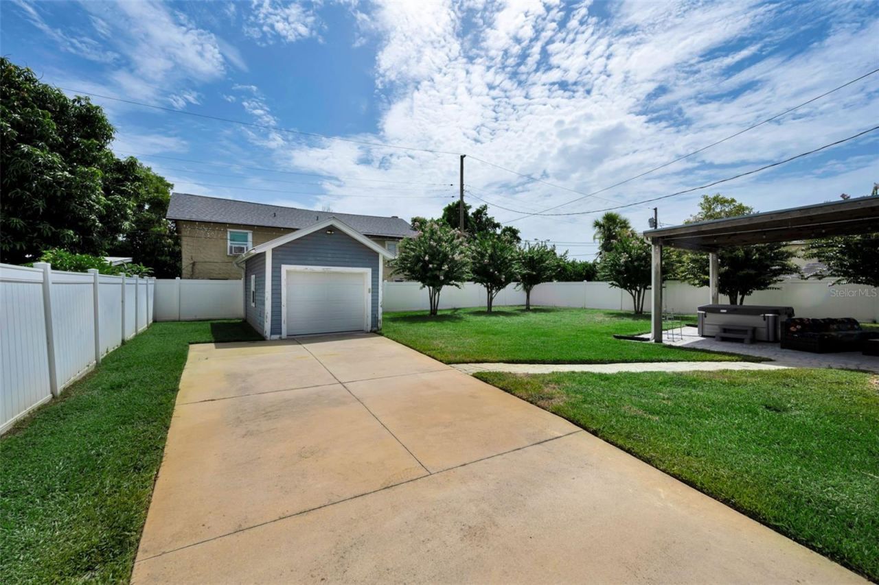 3421 Iris Street N, Saint Petersburg, FL 33704 Photo