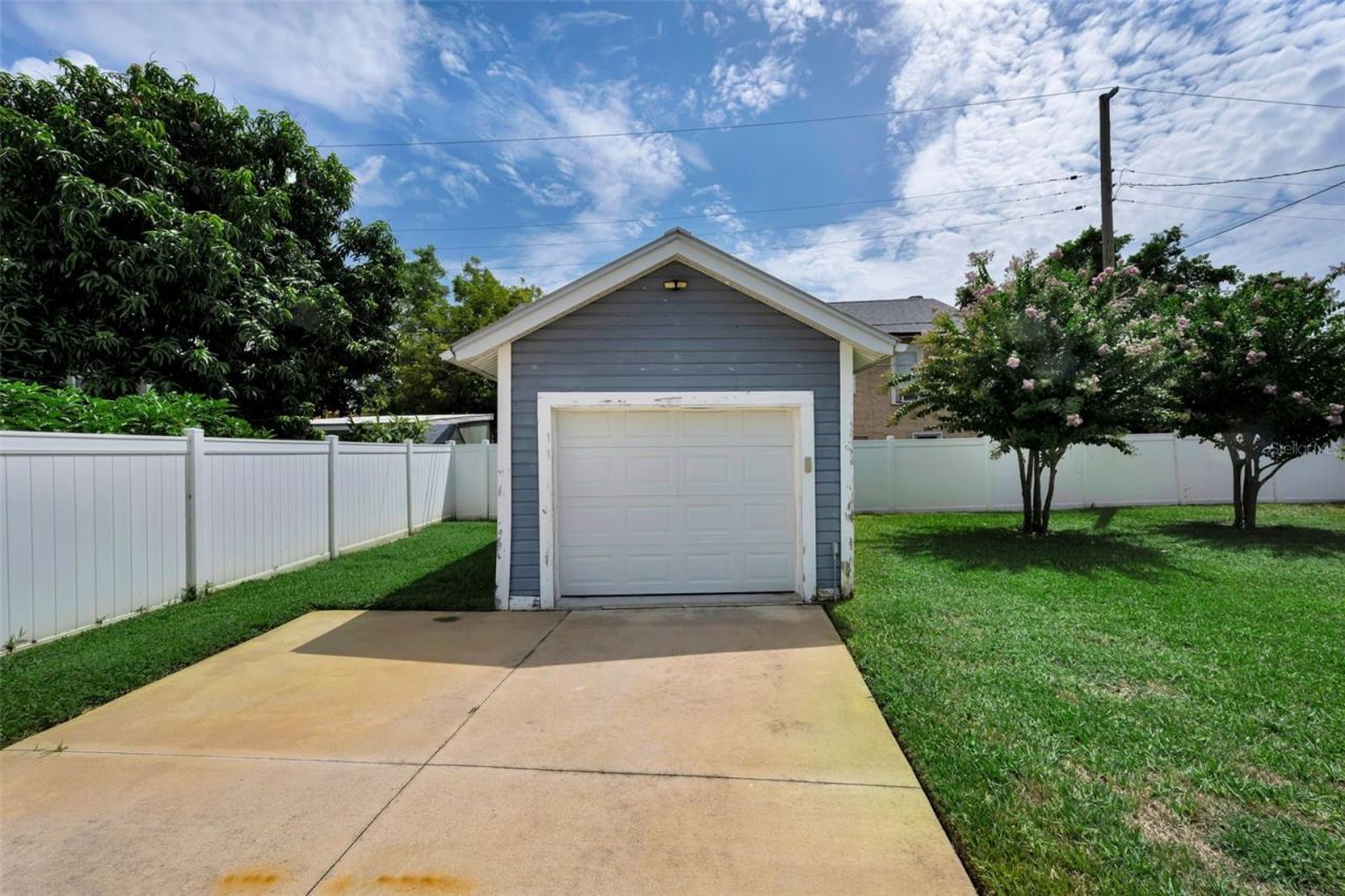 3421 Iris Street N, Saint Petersburg, FL 33704 Photo