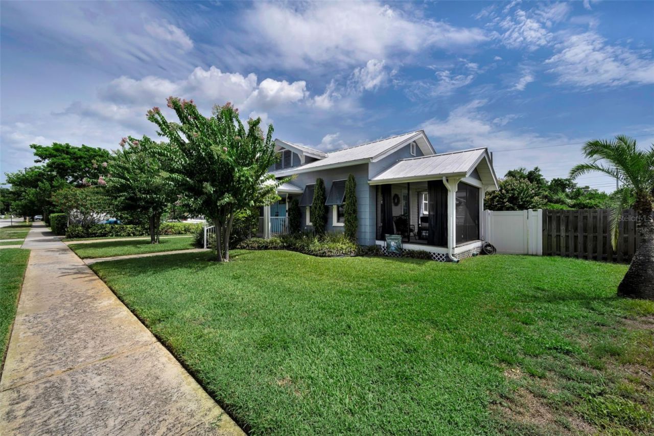 3421 Iris Street N, Saint Petersburg, FL 33704 Photo