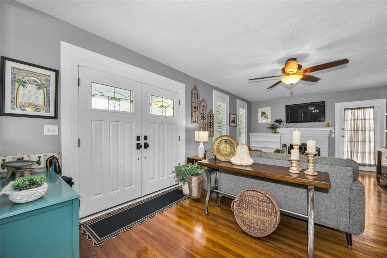 3421 Iris Street N, Saint Petersburg, FL 33704 Photo