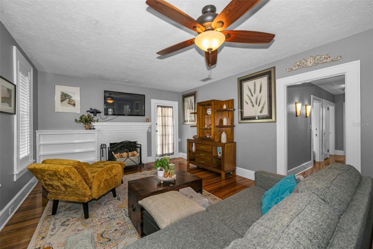 3421 Iris Street N, Saint Petersburg, FL 33704 Photo