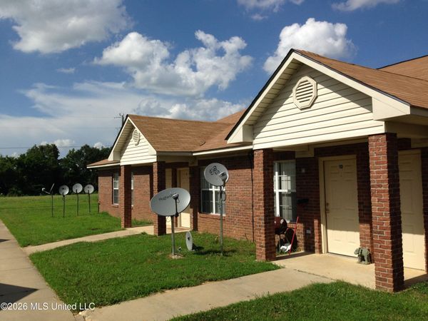 1475 Hadorn Road, Batesville, MS 38606